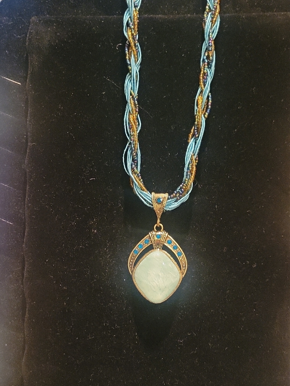 Brand New 20 Inches Long Turquoise Blue Beaded Pendant Necklace -